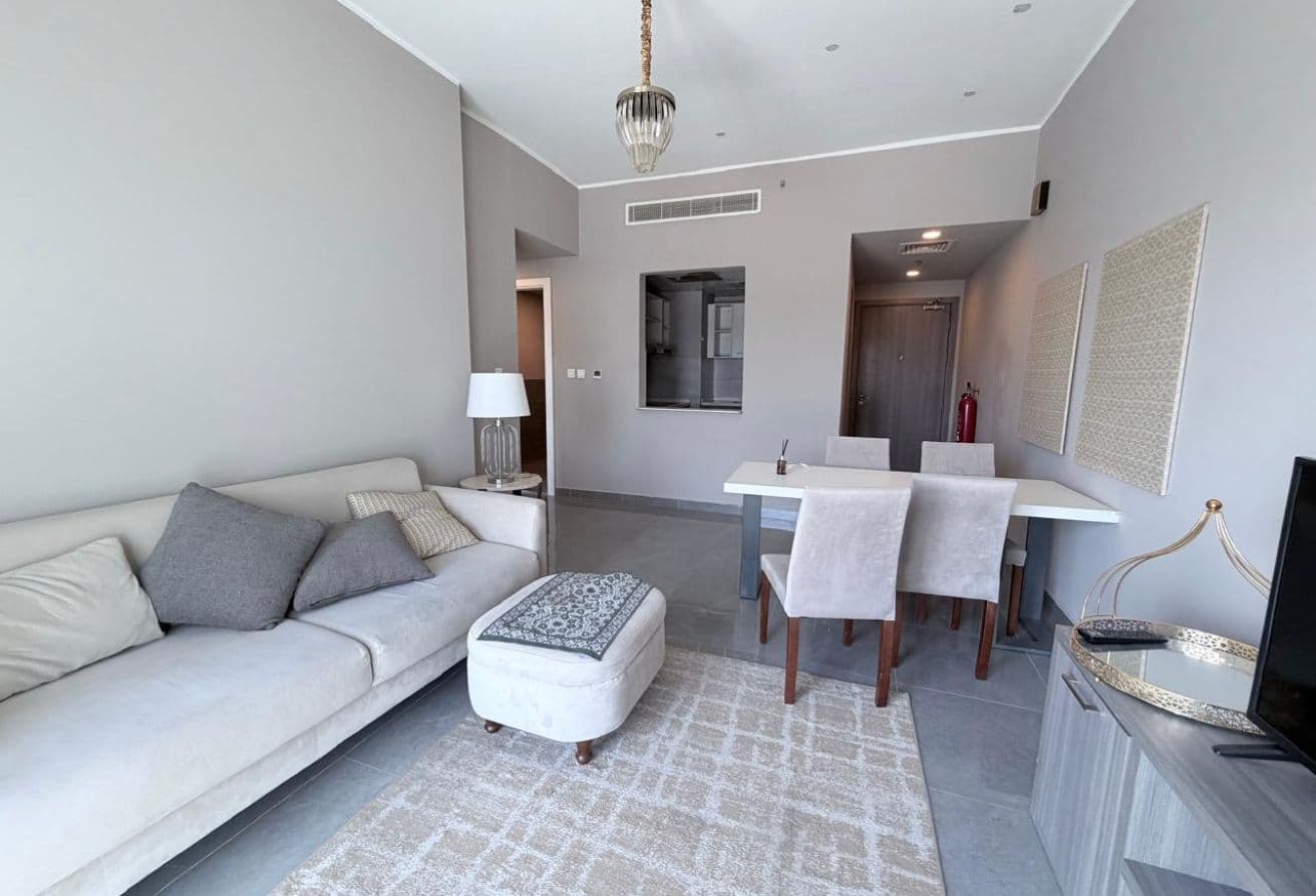 Hot Deal | Spacious | Furnished | Vacant — photo 3