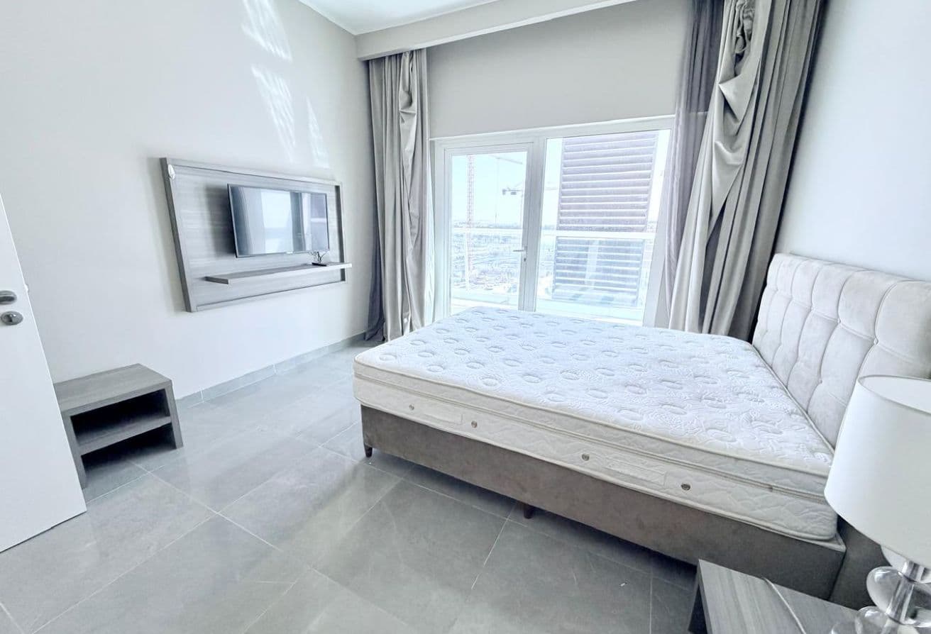 Hot Deal | Spacious | Furnished | Vacant — photo 4