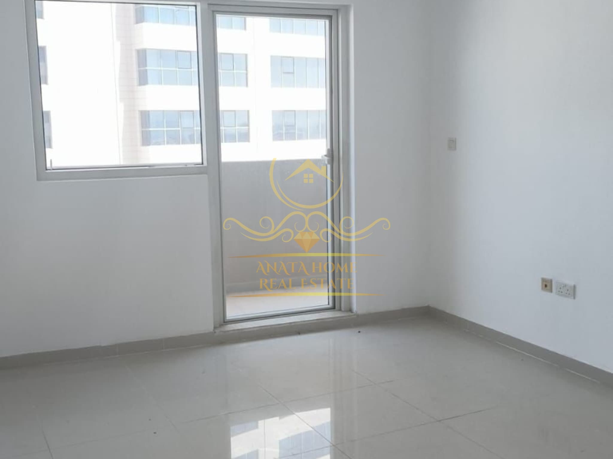 High Floor | Spacious Balcony | Vacant — photo 2