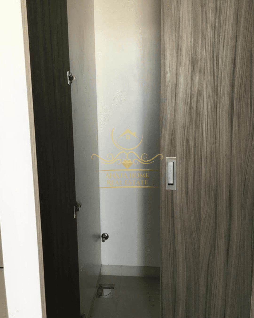 Great Views | Full Amenities | Vacant — photo 2