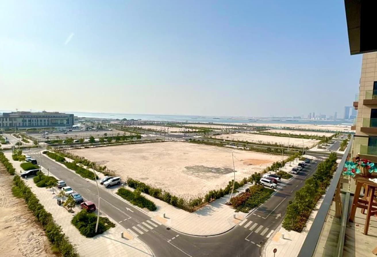 Prime Location | Great Facilities | Vacant — photo 4