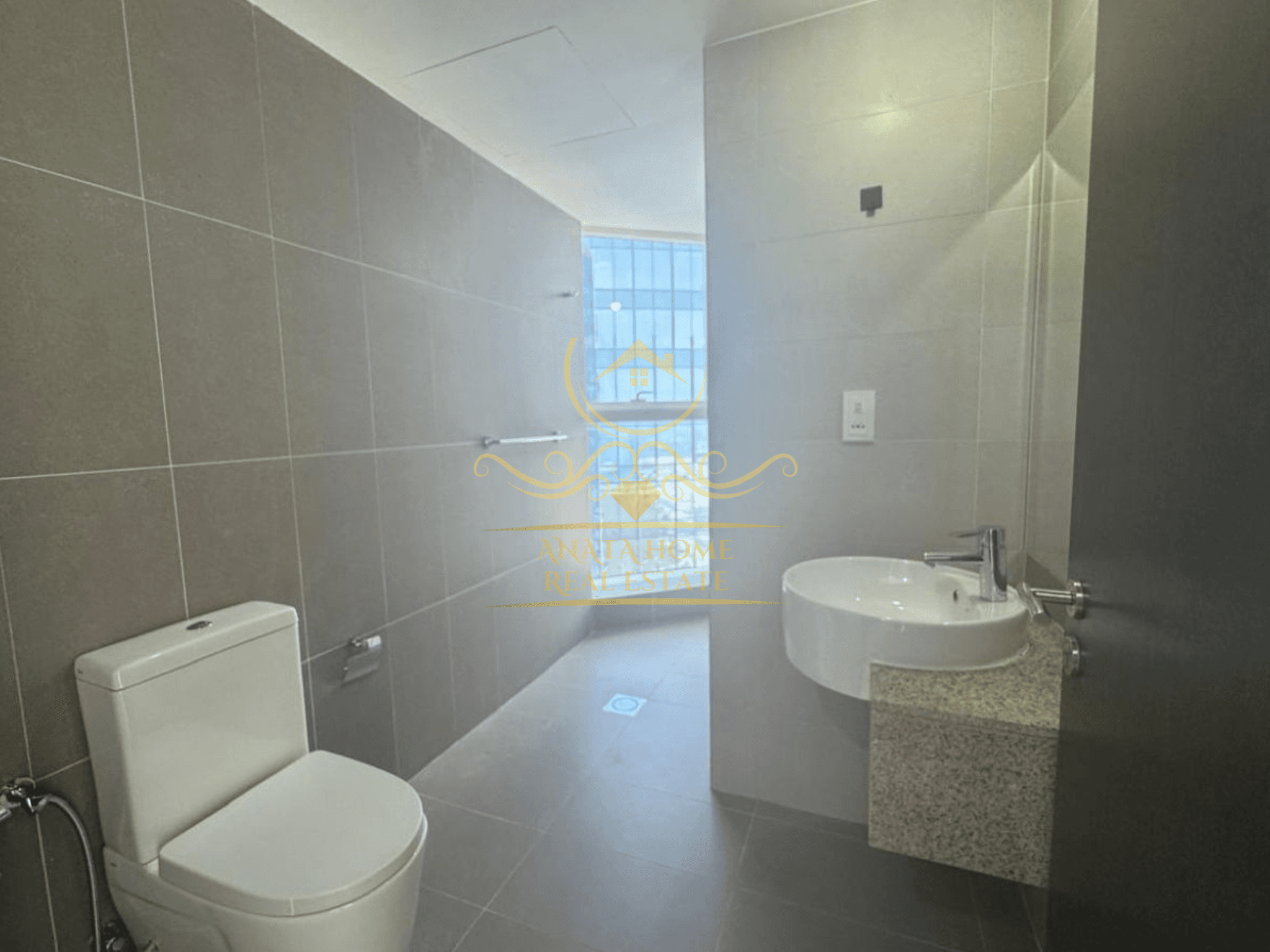 Sea View | Spacious Unit | Vacant — photo 3